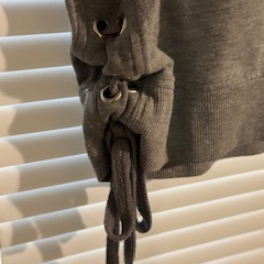 Classic Star Wars Lightweight Sweater - Medium | Cozy Fan Favorite - Picture 2 of 3